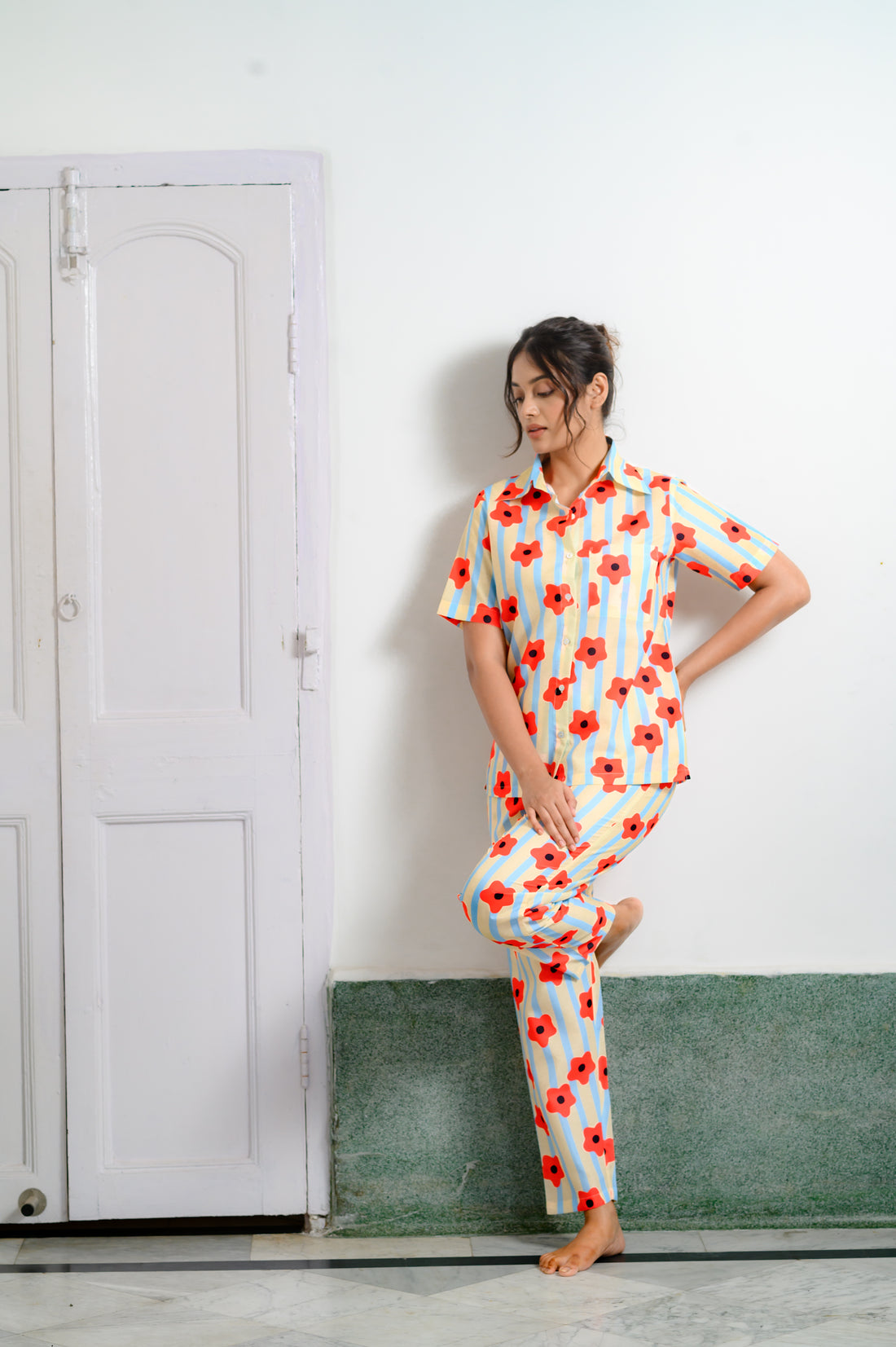 Floral Bliss: Pop Flower Print Pajama Set in Muslin Fabric